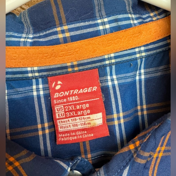 Trek / Bontrager XXL button up top. - Picture 2 of 6